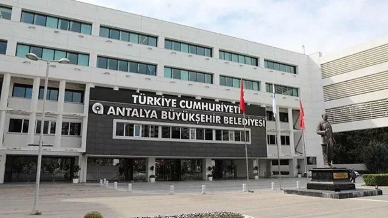Antalya B&uuml;y&uuml;kşehir Belediyesi Gen&ccedil;lik Merkezi Sorumlusu tutuklandı