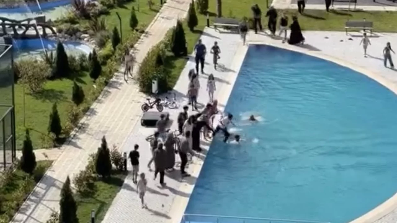 Bursa'da site havuzunda hareketsiz bulunmuştu! 2 yaşındaki Kadir Gaziantep'te toprağa verilecek
