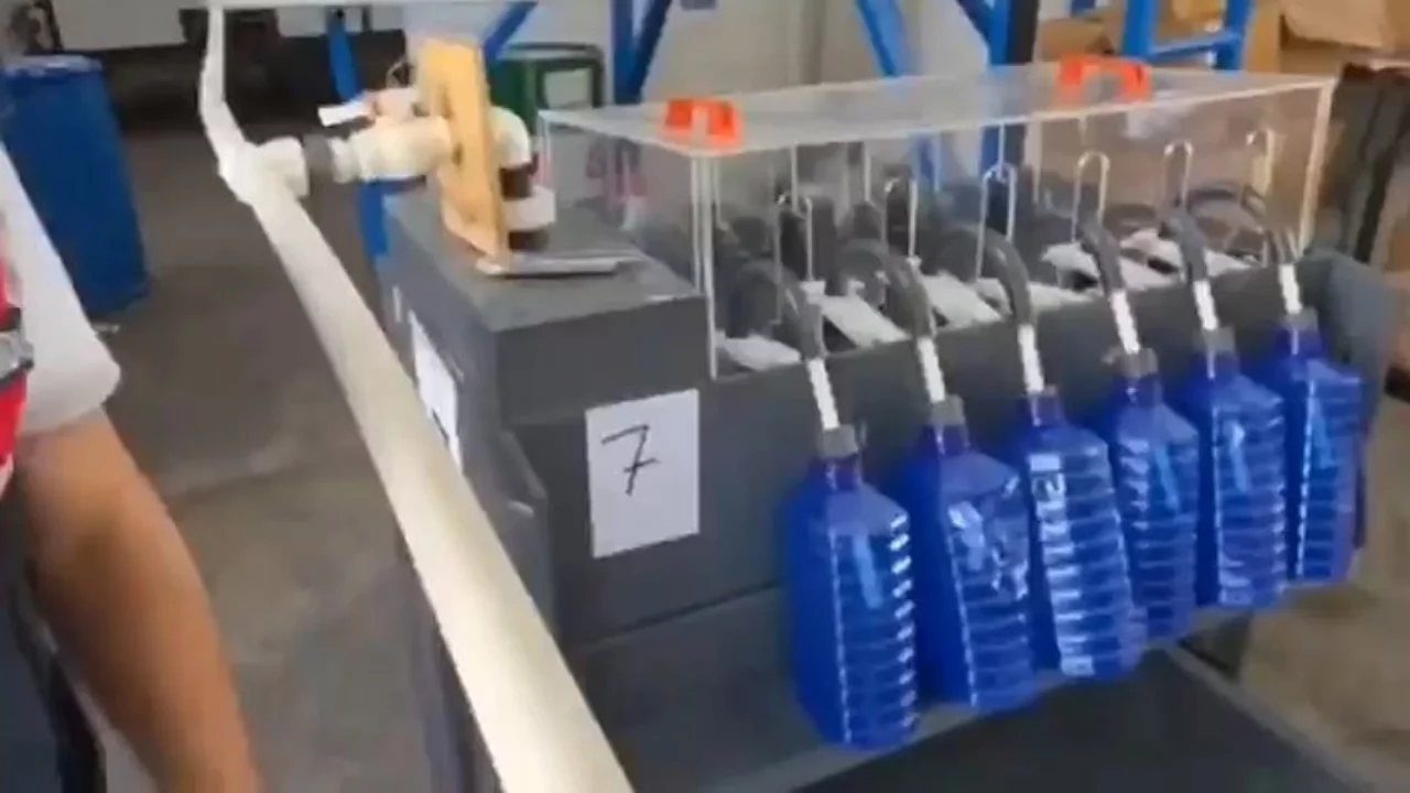 Bursa jandarması d&uuml;ğmeye bastı! Temizlik &uuml;r&uuml;n&uuml; etiketiyle T&uuml;rkiye'ye dağıtıyorlardı...