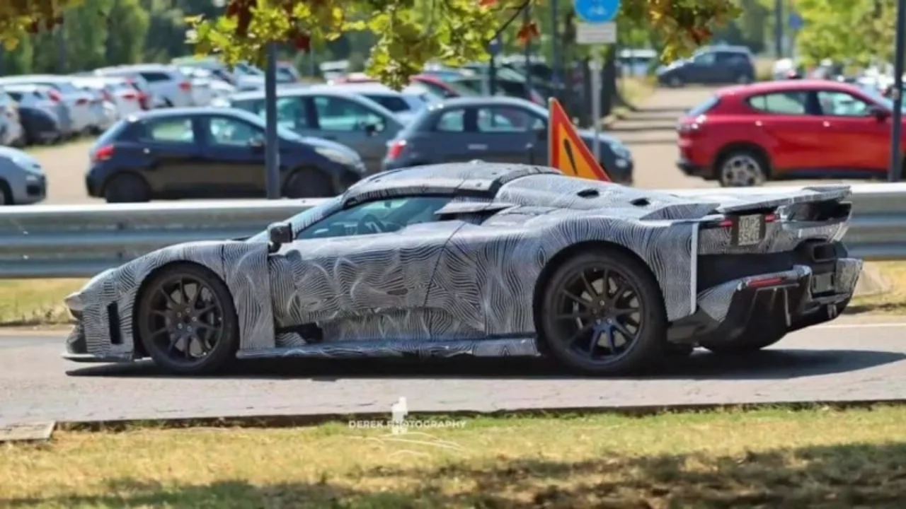 3.7 milyon dolarlık devasa servet: Ferrari F80 Aperta ilk kez yollarda görüntülendi