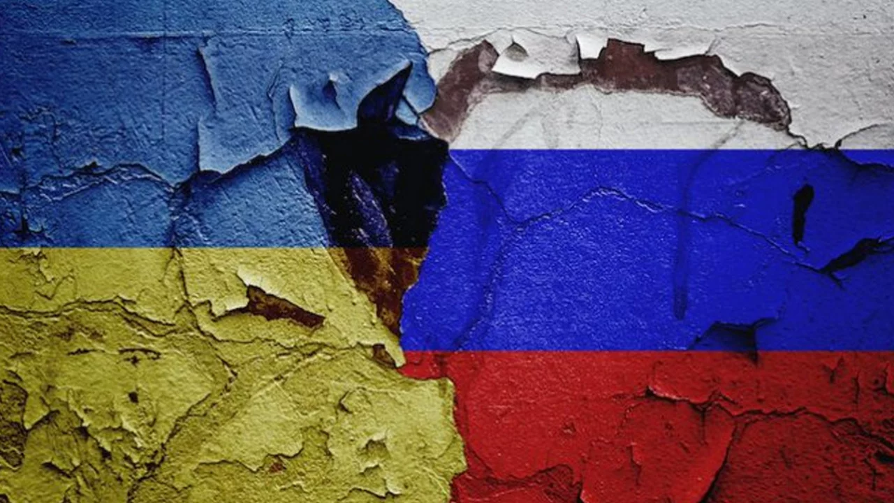 Rusya'dan Ukrayna limanlarına ve gemilerine İHA'lı saldırı 