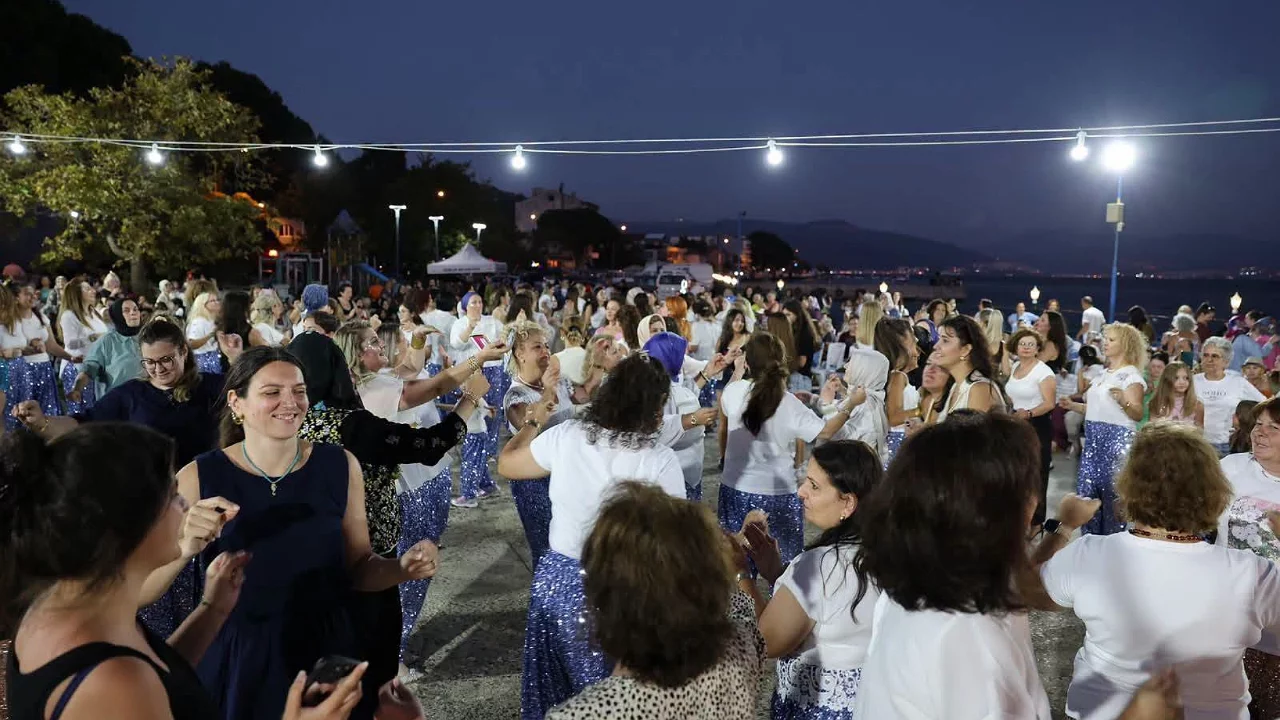 Narlı'da geleneksel şalvar eğlencesi coşkusu! Kadınlar dayanışma ve k&uuml;lt&uuml;r&uuml; yaşattı