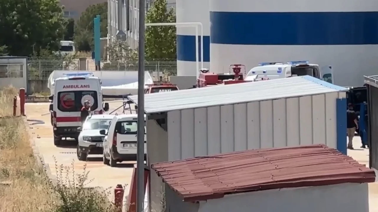 Fabrikada patlama! 2 iş&ccedil;i hayatını kaybetti