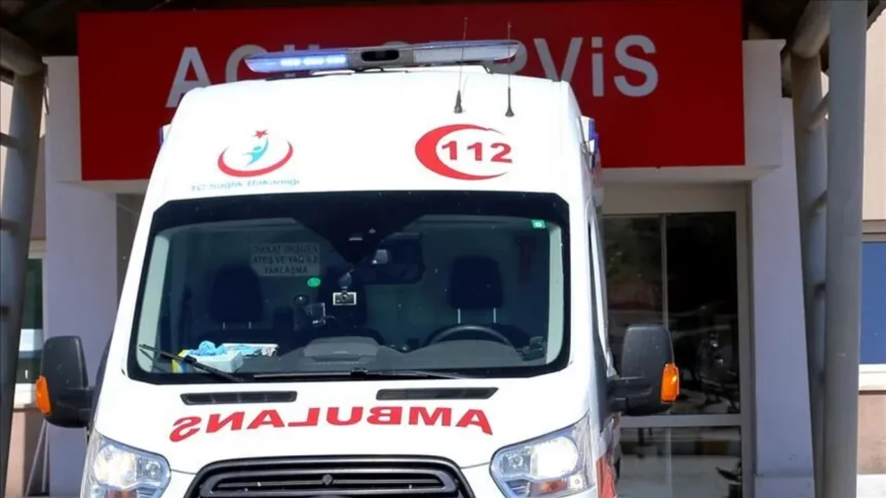 Tırın altında kalan iş&ccedil;i hayatını kaybetti!