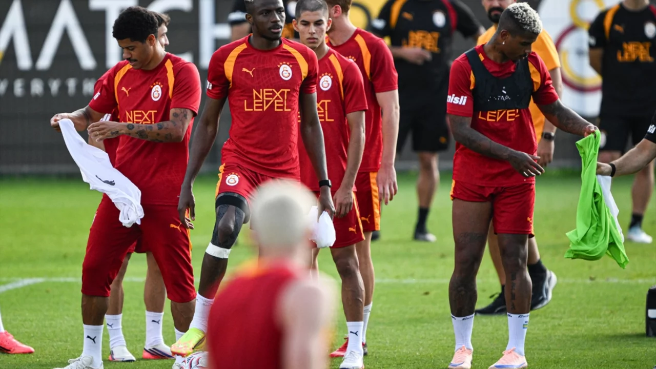 Galatasaray yeni sezon hazırlıklarını s&uuml;rd&uuml;rd&uuml;