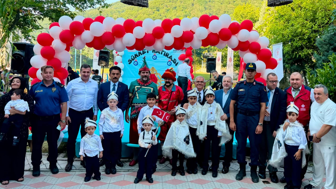 Sultan II. Bayezid'in 530 yıllık sünnet geleneği Yalova'da yaşatıldı: 25 çocuk için anlamlı şölen