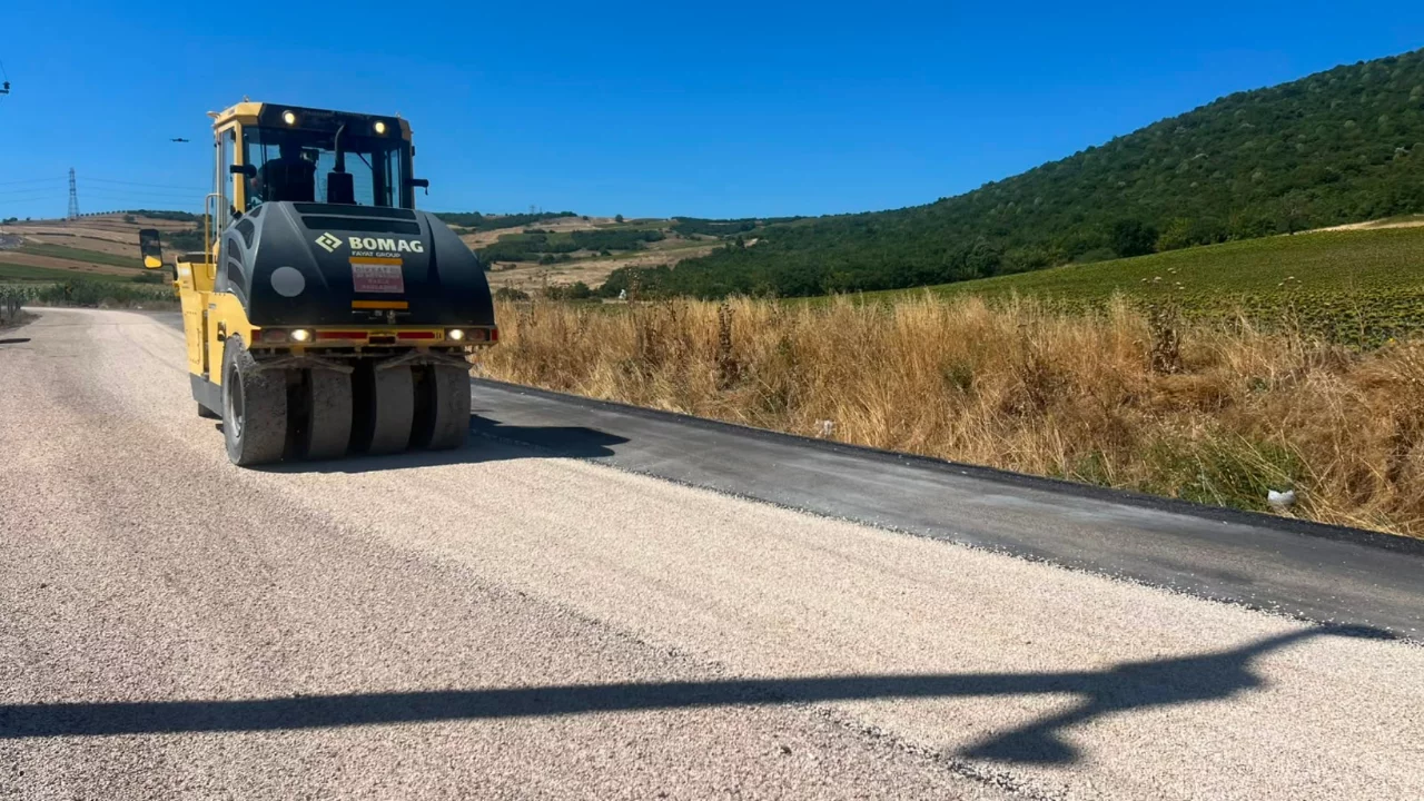 Karacabey ve Mustafakemalpaşa'da yollar yenileniyor 