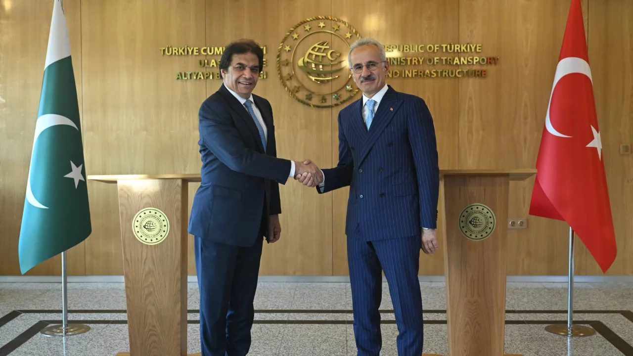 Türkiye ile Pakistan'dan demir yolunda yeni hamle!