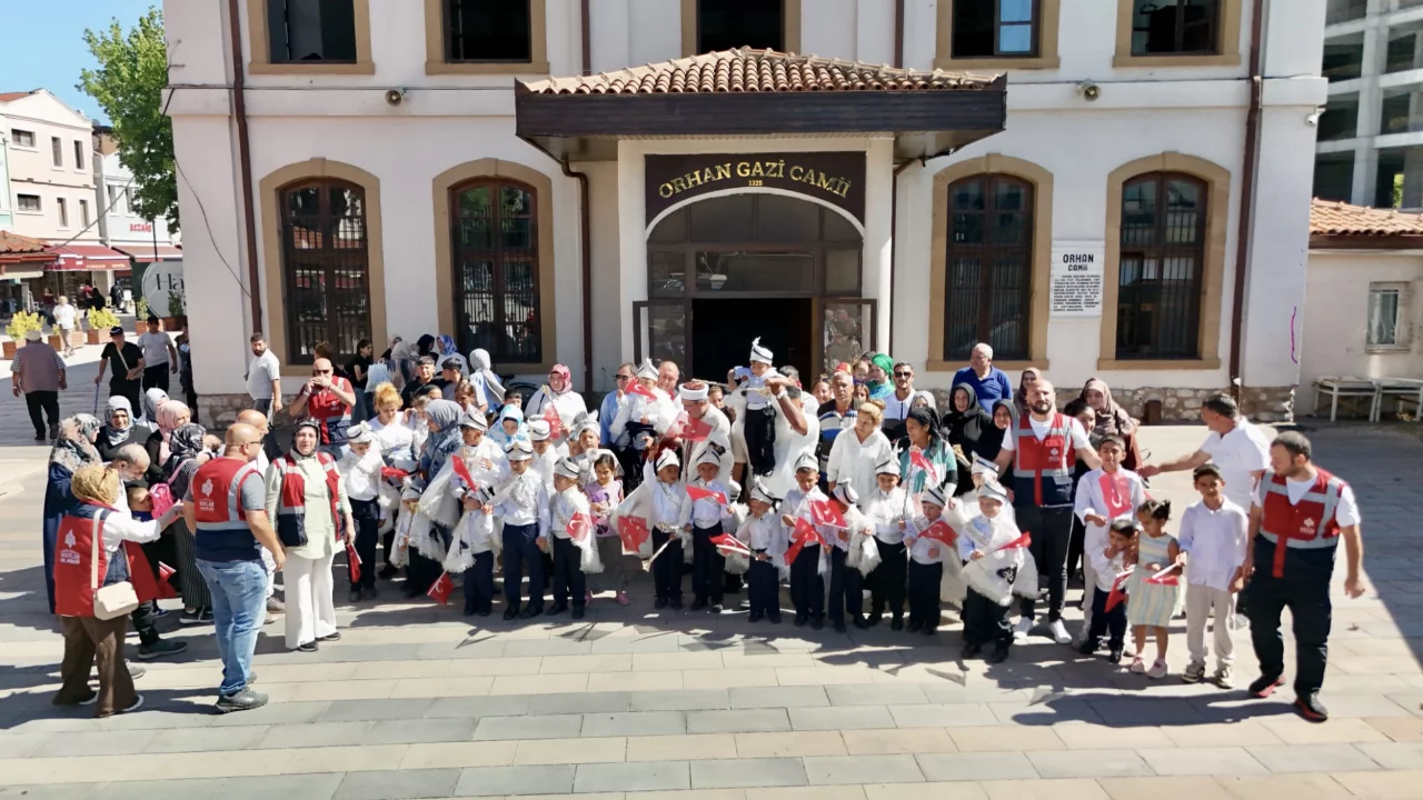 530 yıllık vakıf geleneği Sakarya'da yeniden hayat buldu: 25 çocuk için anlamlı sünnet şöleni