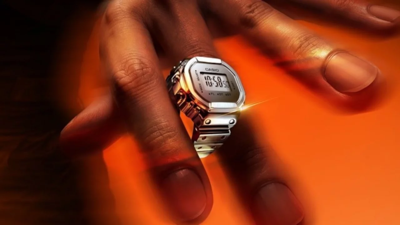 Casio, akıllı y&uuml;z&uuml;k saat modelini tanıttı: İşte fiyatı ve &ouml;zellikleri