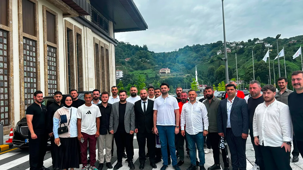 Bursaspor Başkanı Enes &Ccedil;elik'e memleketi Artvin'de coşkulu karşılama