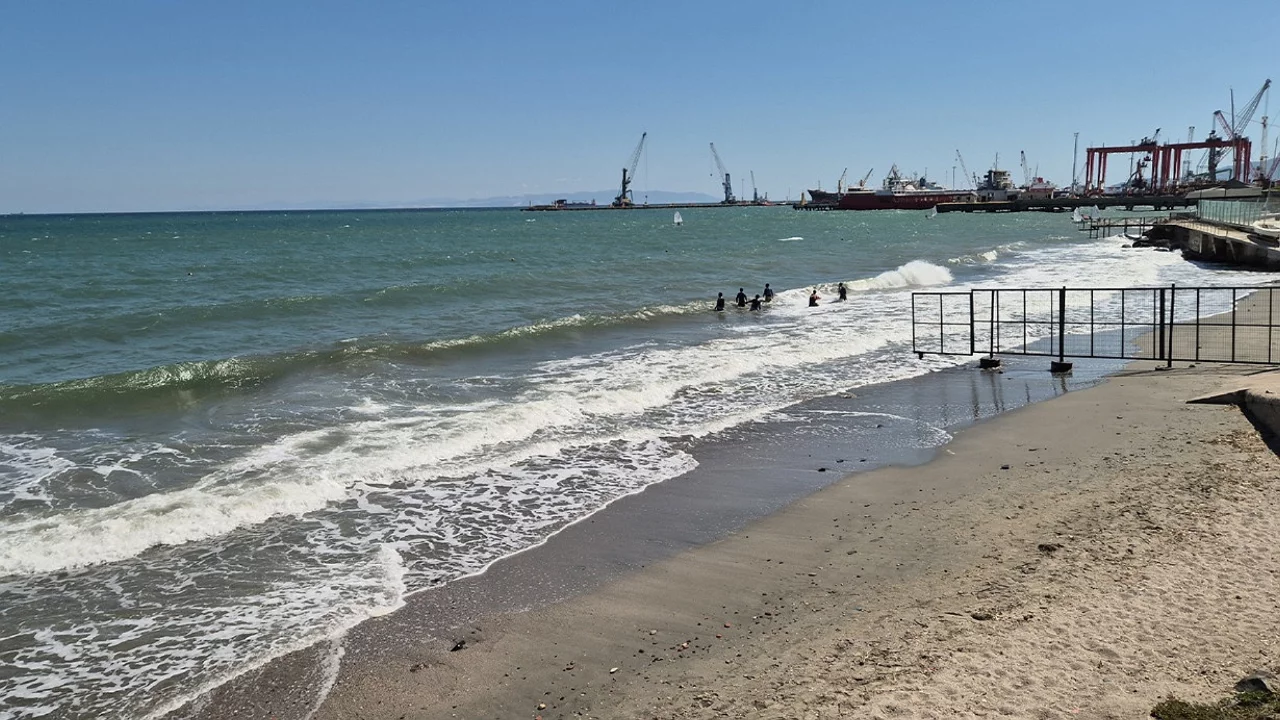 Marmara'da poyraz etkisini artırdı! Gemiler demirledi, balıkçılar denize açılamadı