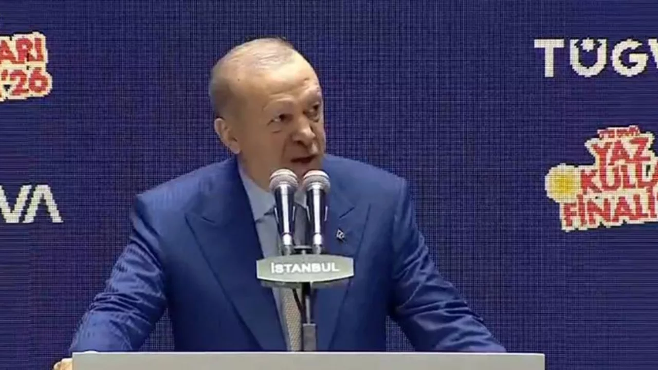 Cumhurbaşkanı Erdoğan: "Evlatlarımızın en iyi şekilde yetişmesi i&ccedil;in &ccedil;alışıyoruz"