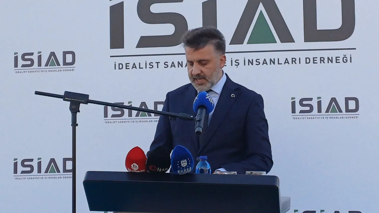 Bursa'da siyaset ve iş dünyası aynı programda buluştu 