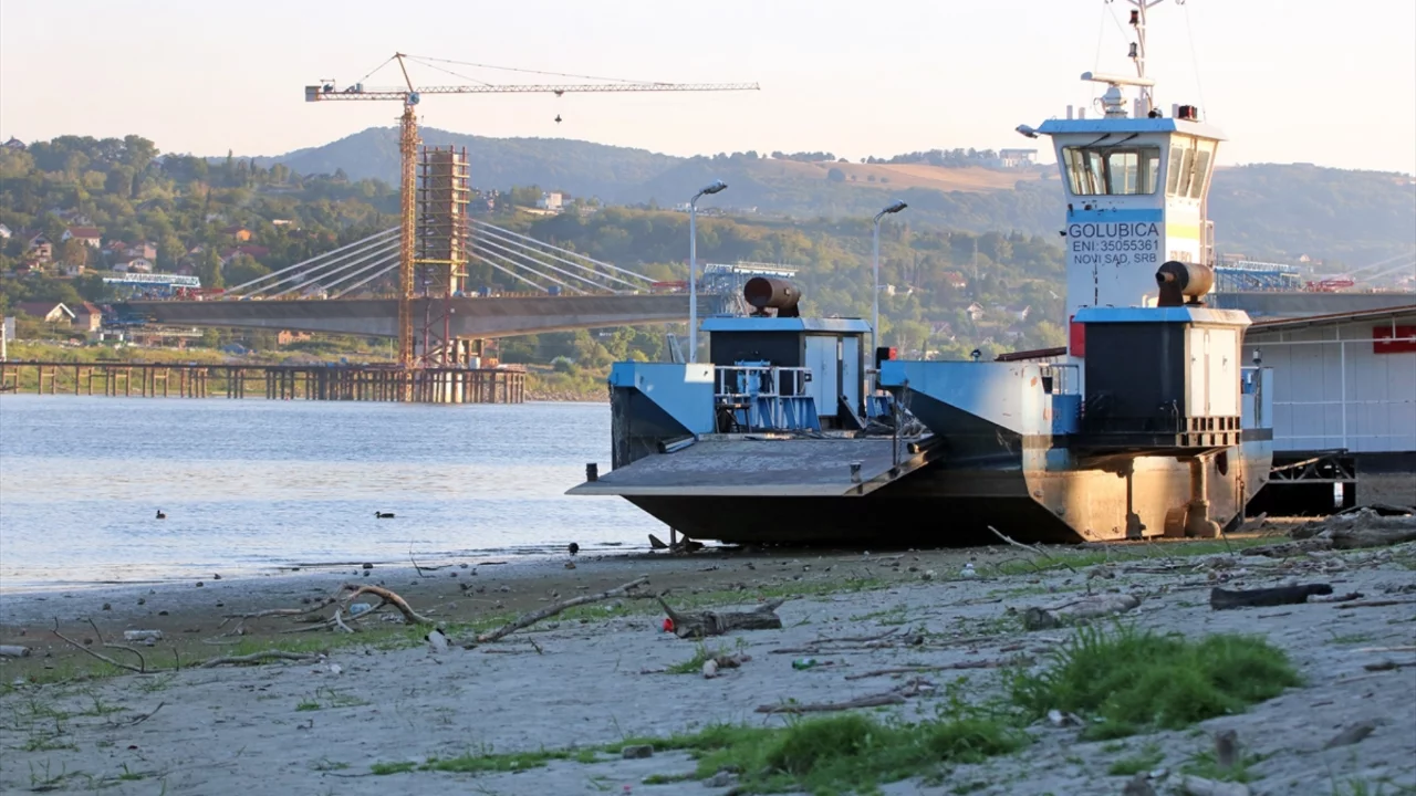 Tuna Nehri alarm veriyor! Sular çekildikçe hem ulaşım hem enerji etkileniyor