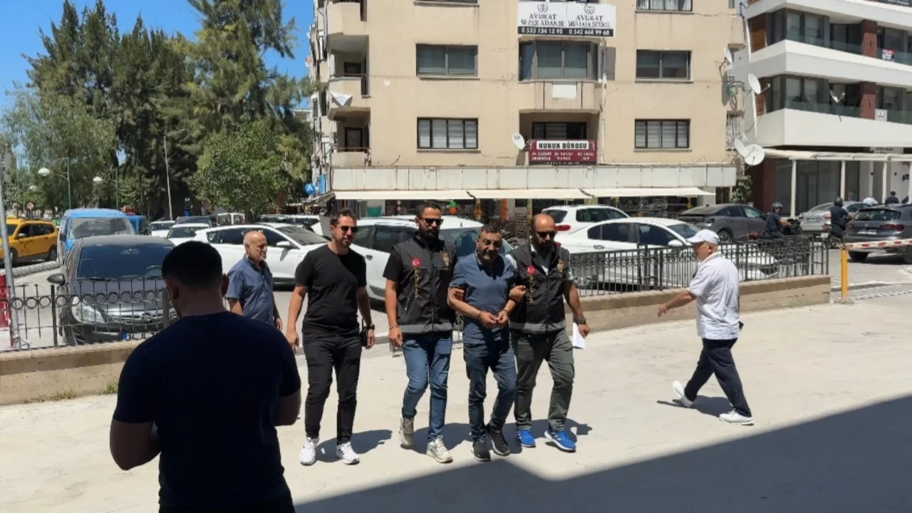 Kuşadası'nda kanlı kavga: 32 yaşındaki gen&ccedil; hayatını kaybetti