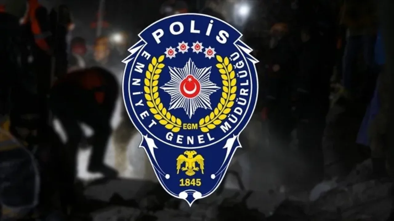 Edirne'de ş&uuml;pheli ara&ccedil;tan &ccedil;ıkanlar dikkat &ccedil;ekti! 600 uyuşturucu hap ele ge&ccedil;irildi