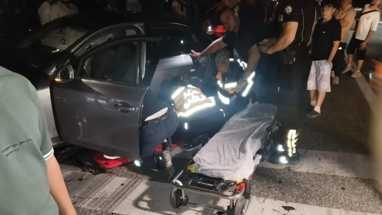 Bursa'da gece saatlerinde feci kaza! Otomobil karşı şeride geçti, 1 ağır yaralı... 