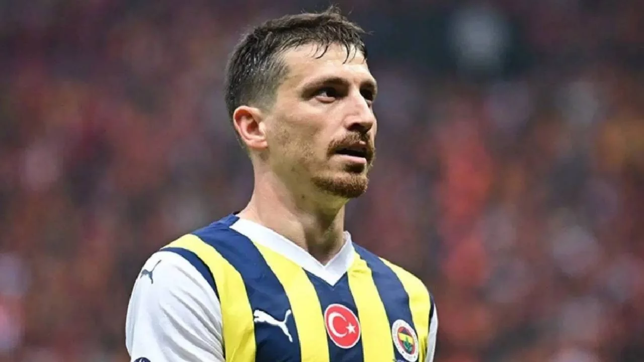 Fenerbah&ccedil;eli Mert Hakan Yandaş'ın cezası d&uuml;ş&uuml;r&uuml;ld&uuml;