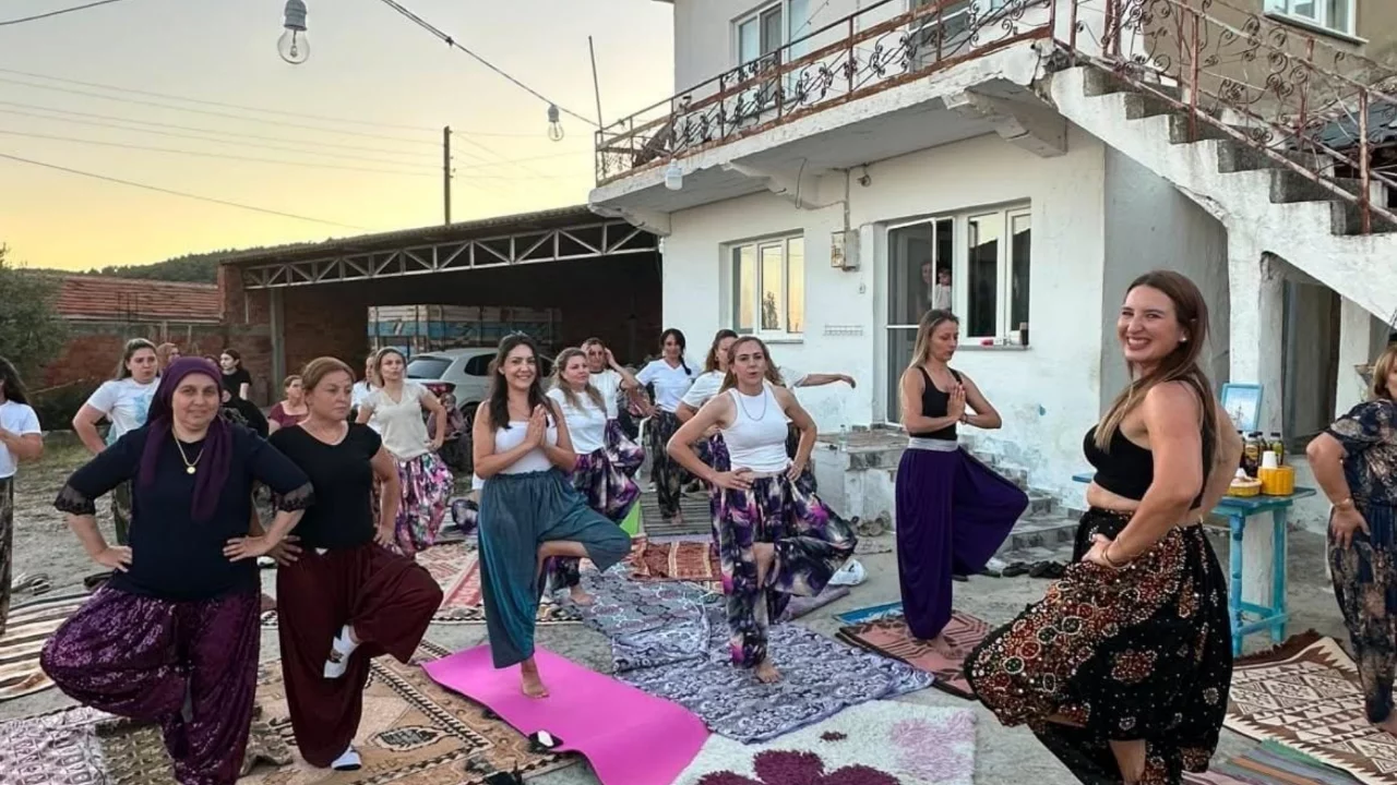 K&ouml;yl&uuml; kadınlar, topluca stres attı