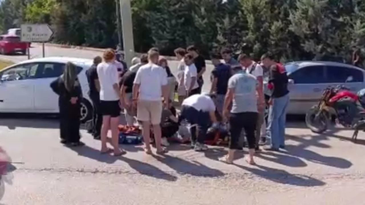 Bursa'da kavşakta feci &ccedil;arpışma! Ağır yaralandı
