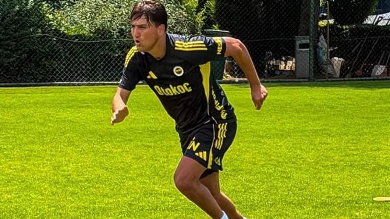 Fenerbah&ccedil;e'de s&uuml;rpriz ayrılık kararı