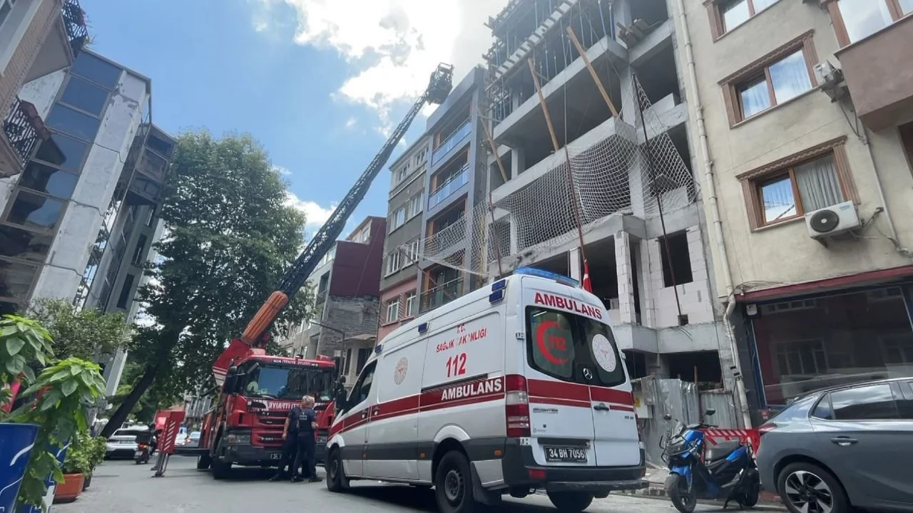 &Ccedil;atıdaki &ccedil;ıplak kişi ekipleri alarma ge&ccedil;irdi, ger&ccedil;ek bambaşka &ccedil;ıktı