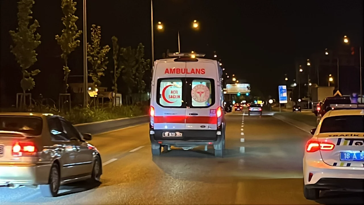 Bursa'da ters yöne çıkan otomobil dehşet saçtı: 7 kişi ...