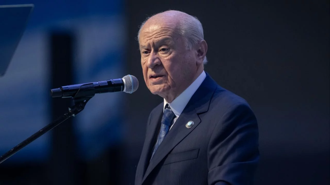 Bah&ccedil;eli'den Meclis'e &ccedil;er&ccedil;eve yasa &ccedil;ağrısı: "Siyaset &uuml;st&uuml; g&ouml;r&uuml;lmeli, tam destek verilmeli"