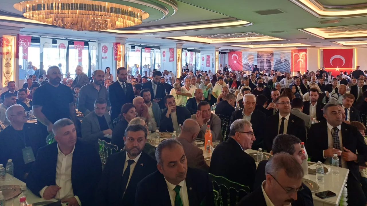 Bursa'da 7 yıllık d&ouml;nem sona erdi, MHP Nil&uuml;fer'de Cemil Ar d&ouml;nemi