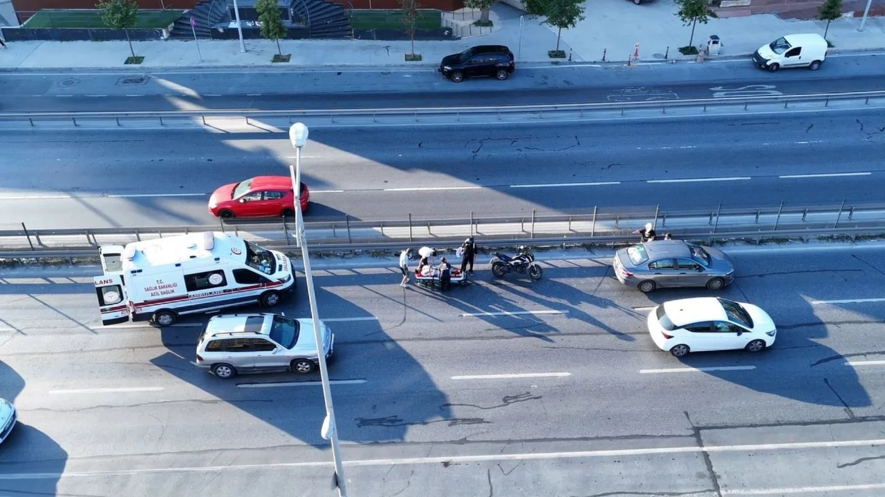 Büyükçekmece E-5'te kaza trafiği kilitledi! Kilometrelerce araç kuyruğu oluştu