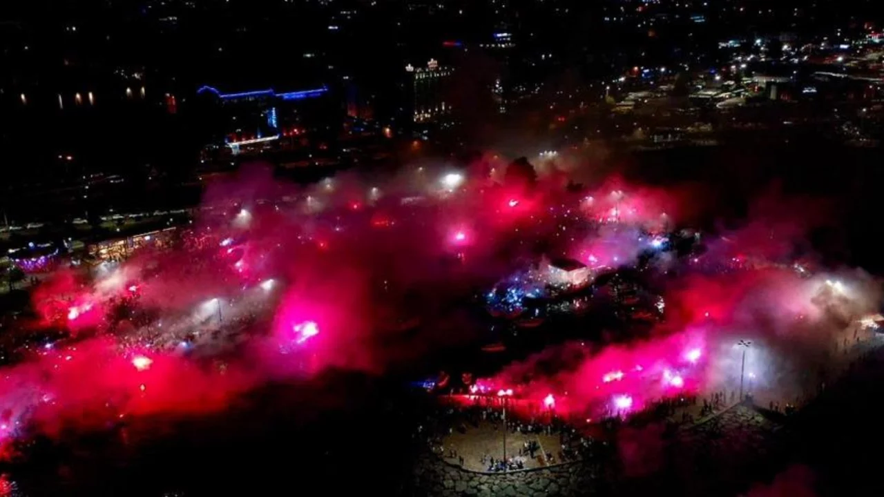Trabzonspor'un 59. kuruluş yıl d&ouml;n&uuml;m&uuml; Ganita'da binlerce taraftarla kutlandı