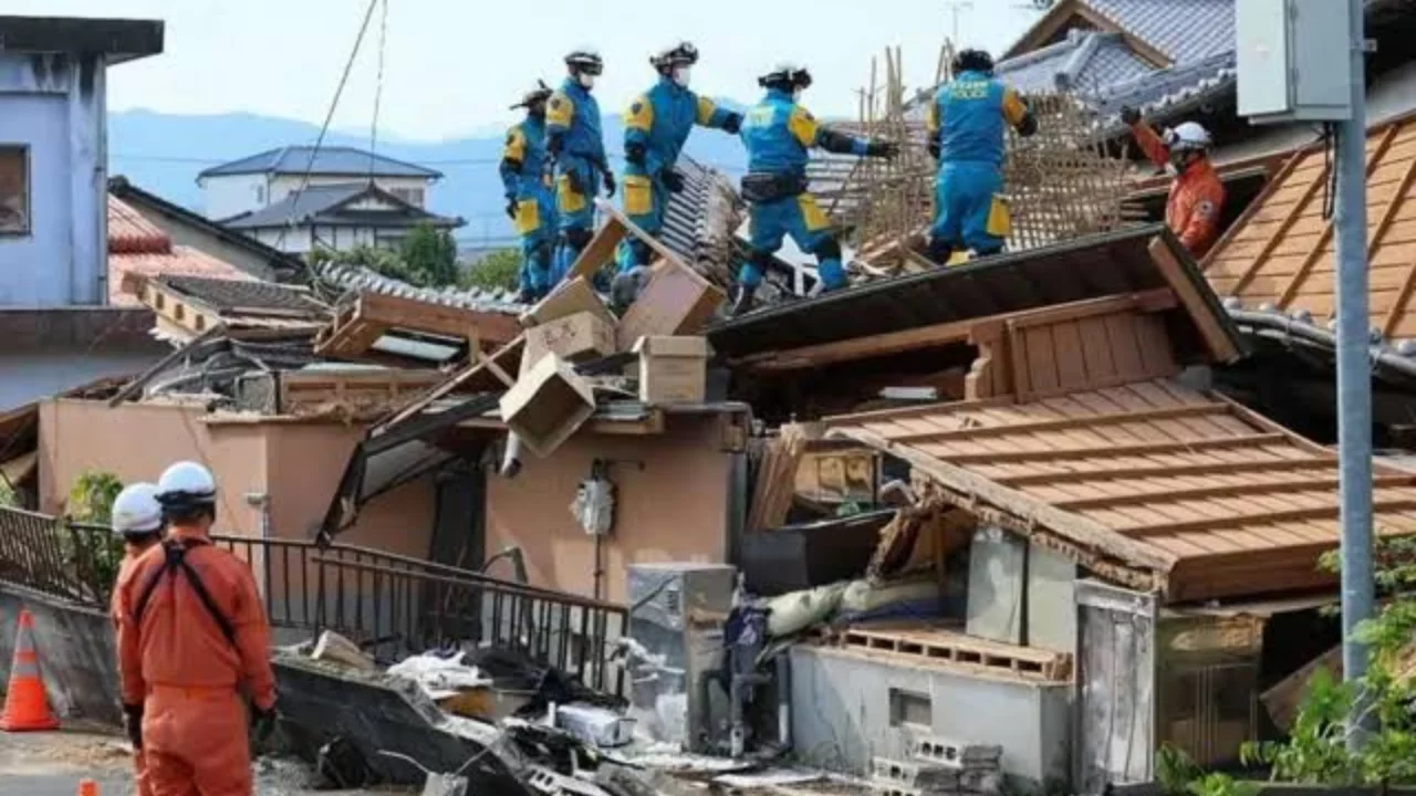 Japonya'da 7.1 büyüklüğündeki depremde hayatını kaybedenlerin sayısı 38'e yükseldi