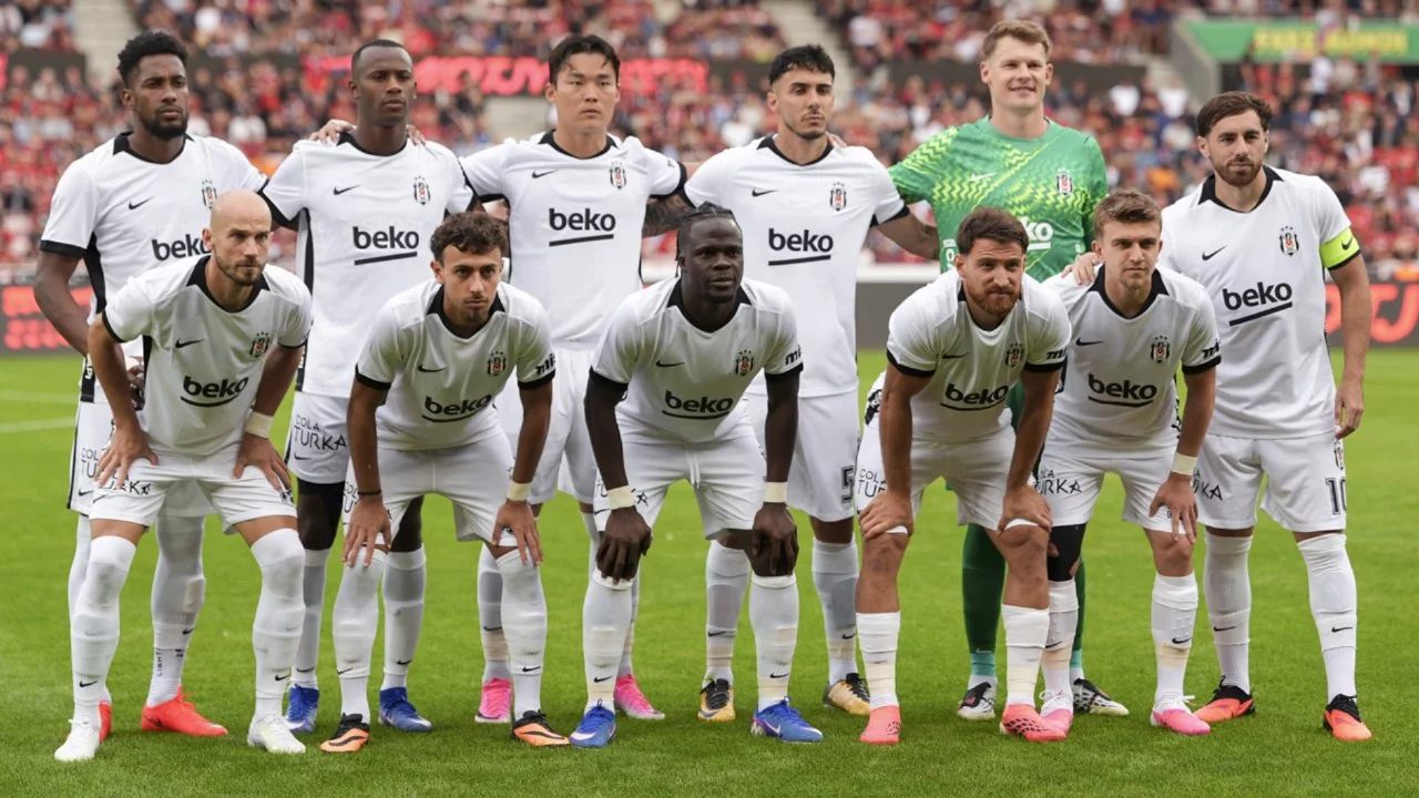Beşiktaş listeyi UEFA'ya verdi: Hradec Kralove ma&ccedil;ları kadrosu