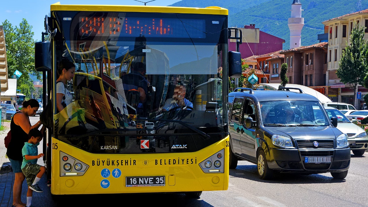 Bursa'da ulaşımda yeni d&uuml;zenleme! O tarihten itibaren bu otob&uuml;s hatları farklı g&uuml;zergahtan gidecek