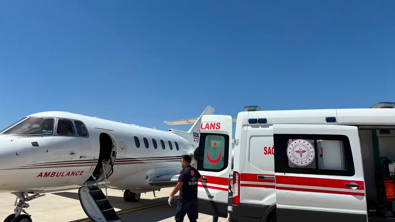 4 aylık bebek i&ccedil;in zamanla yarış! U&ccedil;ak ambulansla ankara'ya sevk edildi