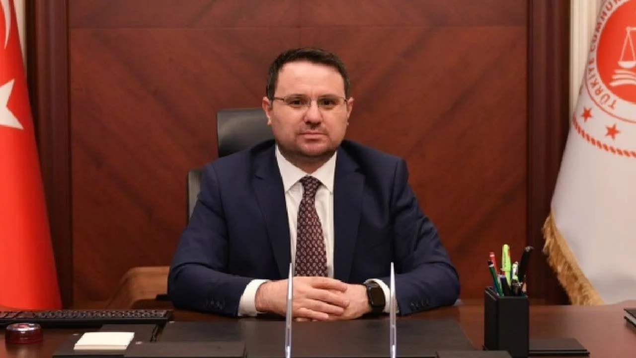 Bakan G&uuml;rlek, Uğur Mumcu'nun ailesiyle g&ouml;r&uuml;şecek