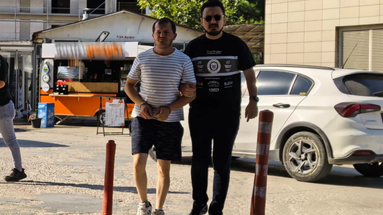 Bursa'da polisi görünce kaçmaya çalıştı! Araçtan çıkanlar sonunu getirdi