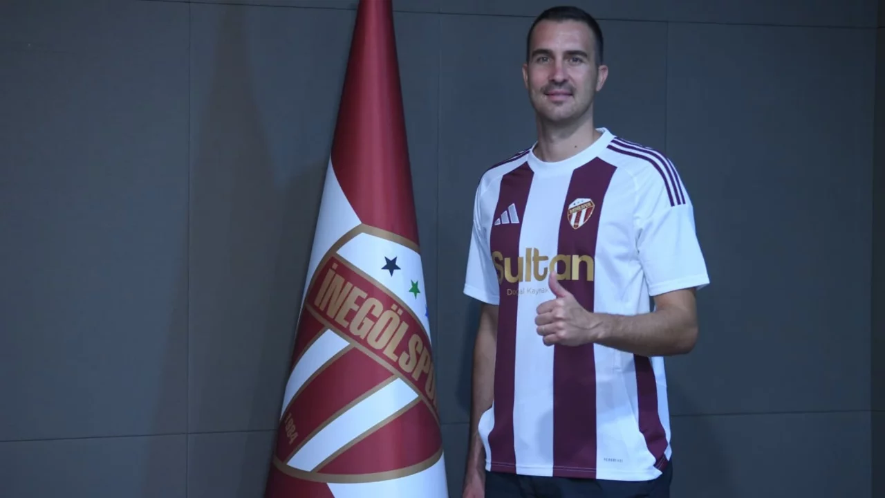 Bir d&ouml;nem Bursaspor forması da giyen Harun Tekin'in yeni takımı belli oldu