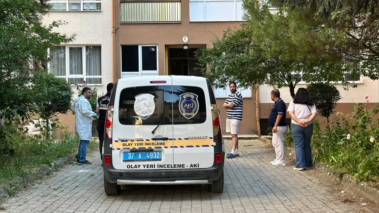 Kastamonu'da 5. kattan düşen 4 yaşındaki çocuk yaşam mücadelesi veriyor