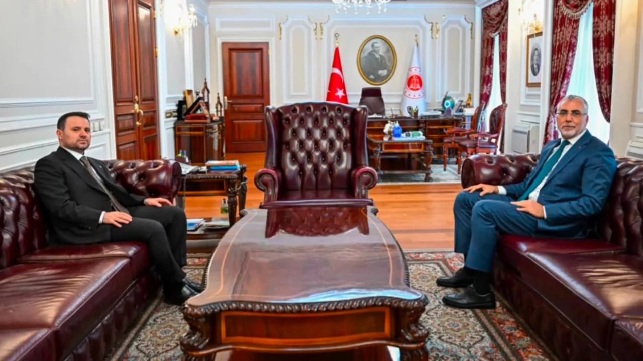 Adalet ve &Ccedil;alışma bakanlıkları bir araya geldi! İş birliği masaya yatırıldı