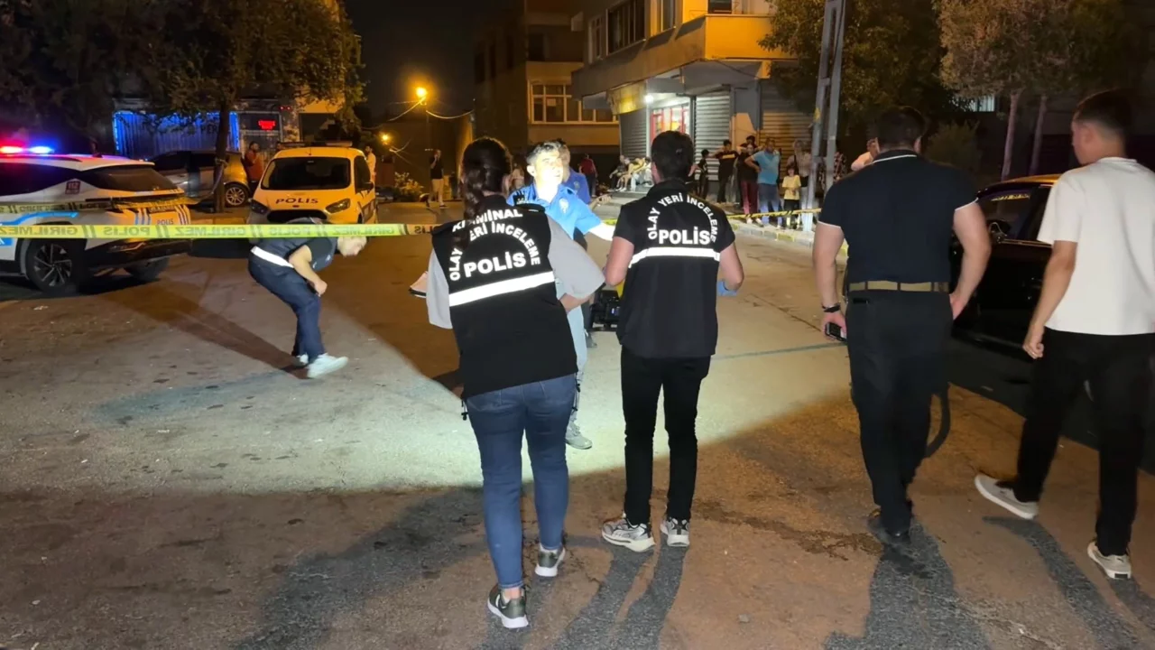 Avcılar'da parkta silahlı saldırı: Yaralı hastaneye kaldırıldı