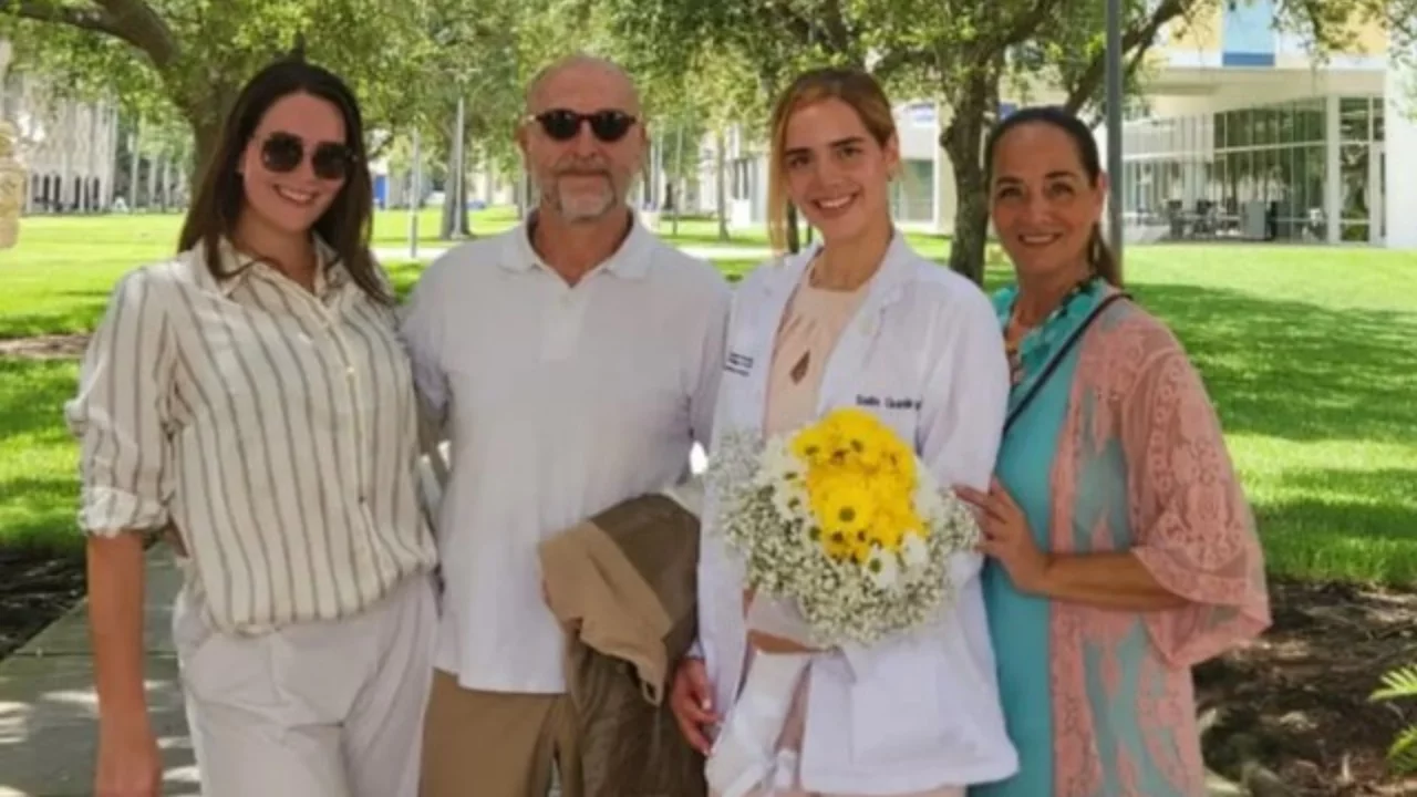 Neşe Erberk'in kızı selin Gurdikyan'dan gururlandıran adım! Beyaz önlüğünü giydi