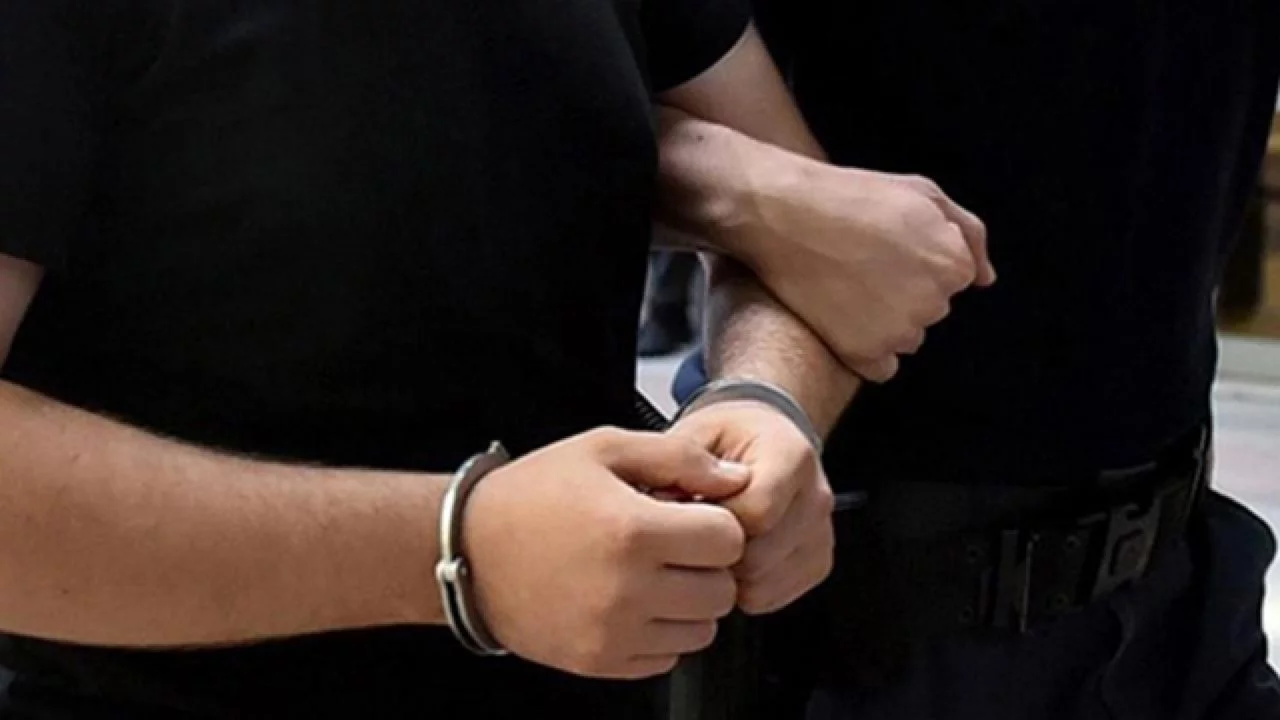 Usuls&uuml;z vatandaşlık ağına dev operasyon! 2,5 milyar liralık vurgun ortaya &ccedil;ıktı