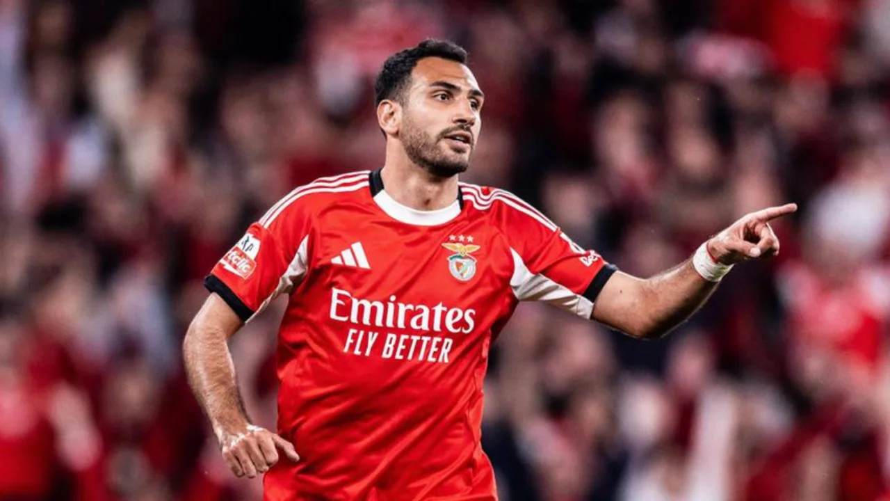 Fenerbah&ccedil;e'den h&uuml;cum hattına dev hamle! Benfica'nın gol makinesi Vangelis Pavlidis g&uuml;ndemde...
