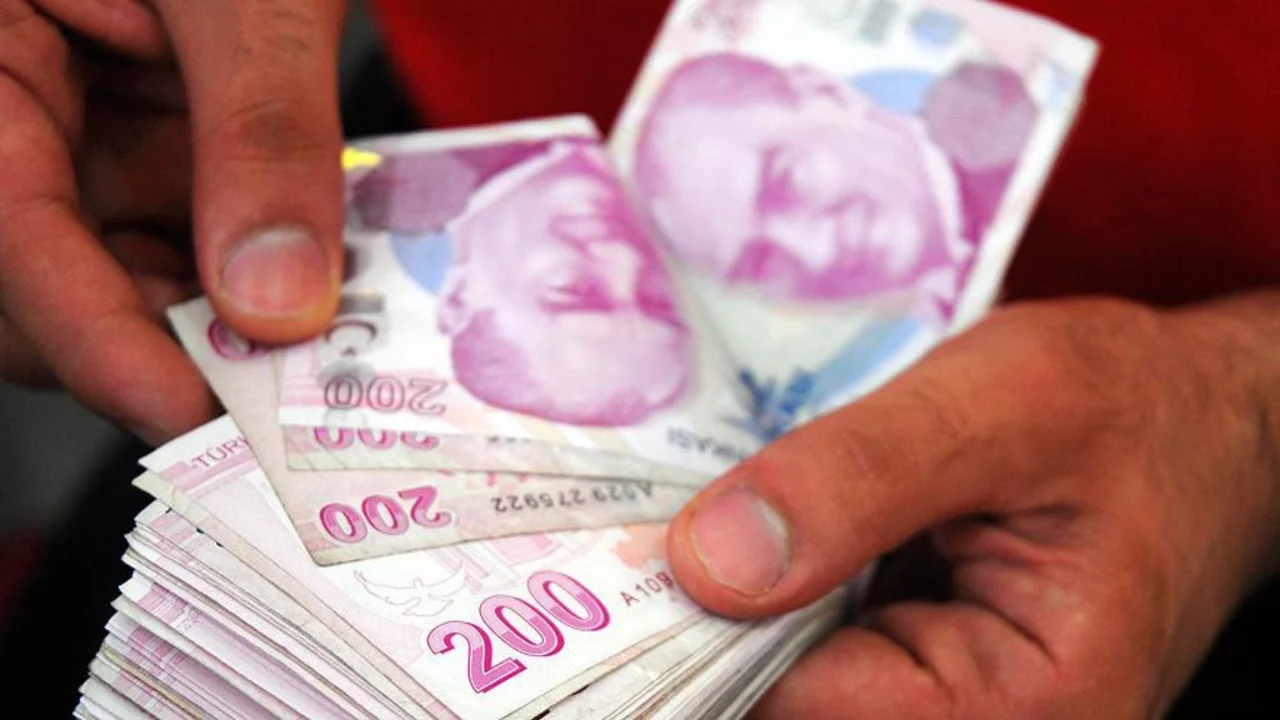 Milyonlarca emeklinin gözü bu haberde! Hesaplara yatacağı tarih belli oldu