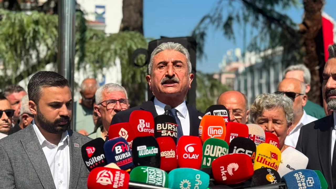 Bursa'da 6 belediye başkanı YENİ Parti'ye geçti!