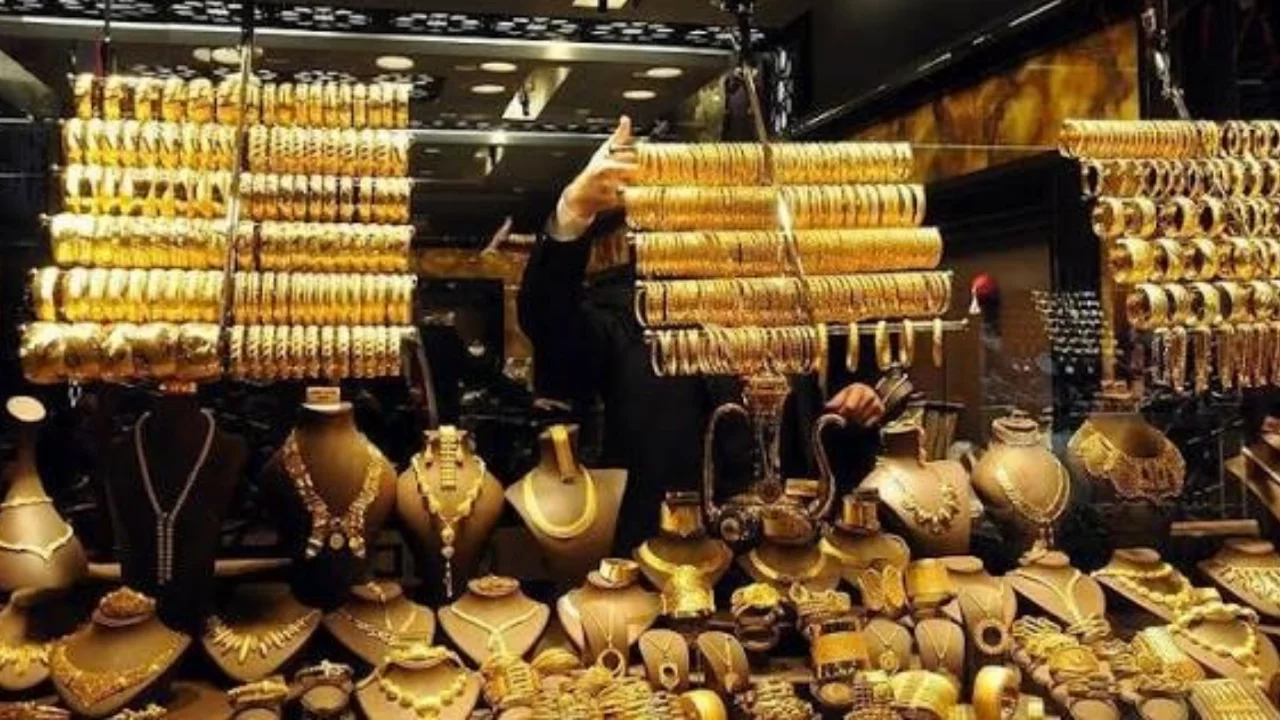 Kritik veri &ouml;ncesi dev bankadan altın fiyatları i&ccedil;in &ccedil;ılgın tahmin!