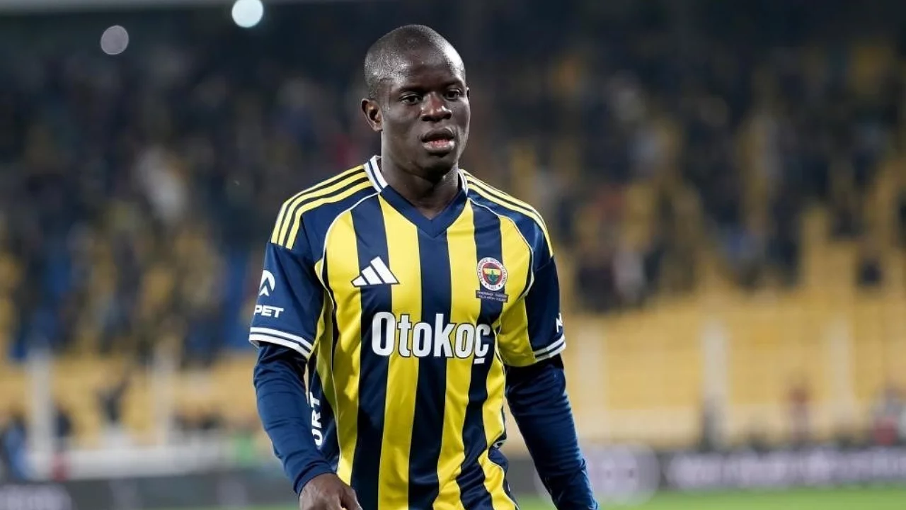 Fenerbah&ccedil;e'de Sturm Graz ma&ccedil;ı &ouml;ncesi son dakika değişikliği