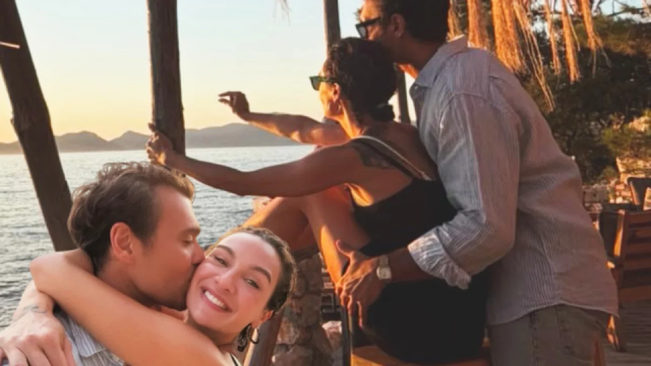 Birce Akalay ve Hakan Kurtaş'ın Fethiye ka&ccedil;amağı ilgi odağı oldu! Romantik paylaşımlar beğeni topladı